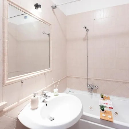 - Airport /fiera Di Roma/parco Leonardo *